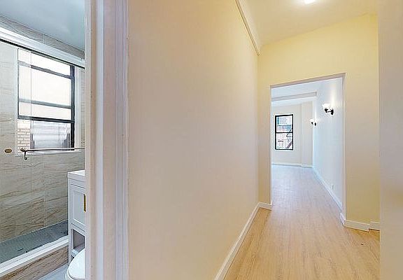 5th image of 201 E 35th St APT 8K