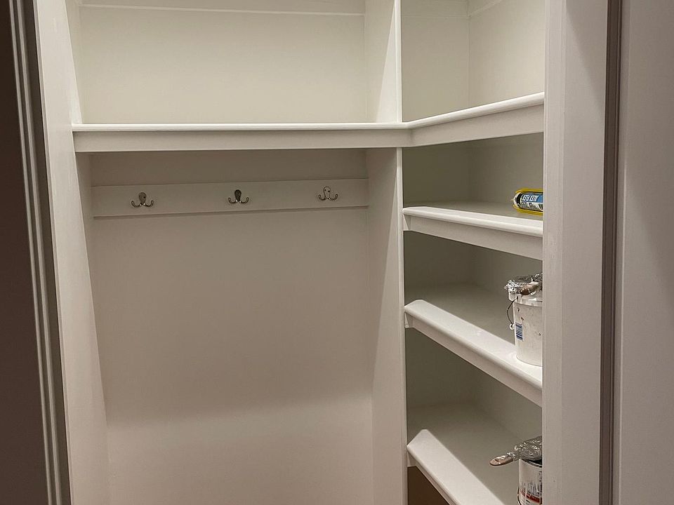 Closet/pantry area off main room.