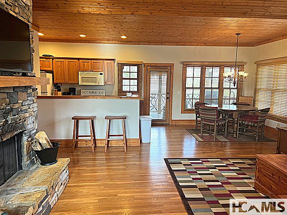 3rd image of 35-B Portland Ridge #B