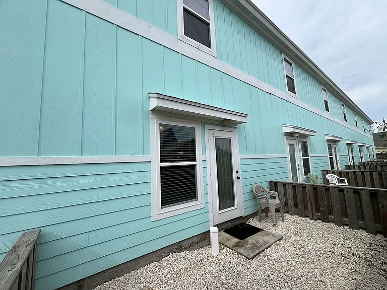 15128 Dory Dr — Photo 21