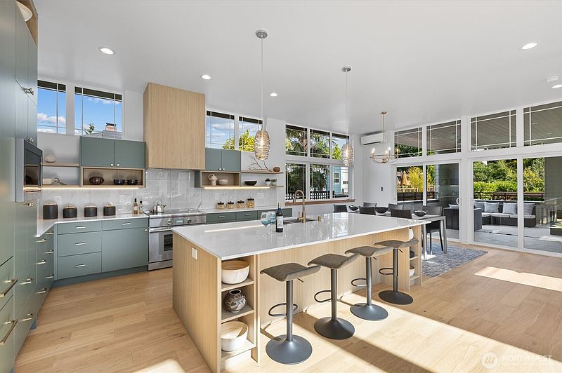 5th image of 9528 28th Avenue NW