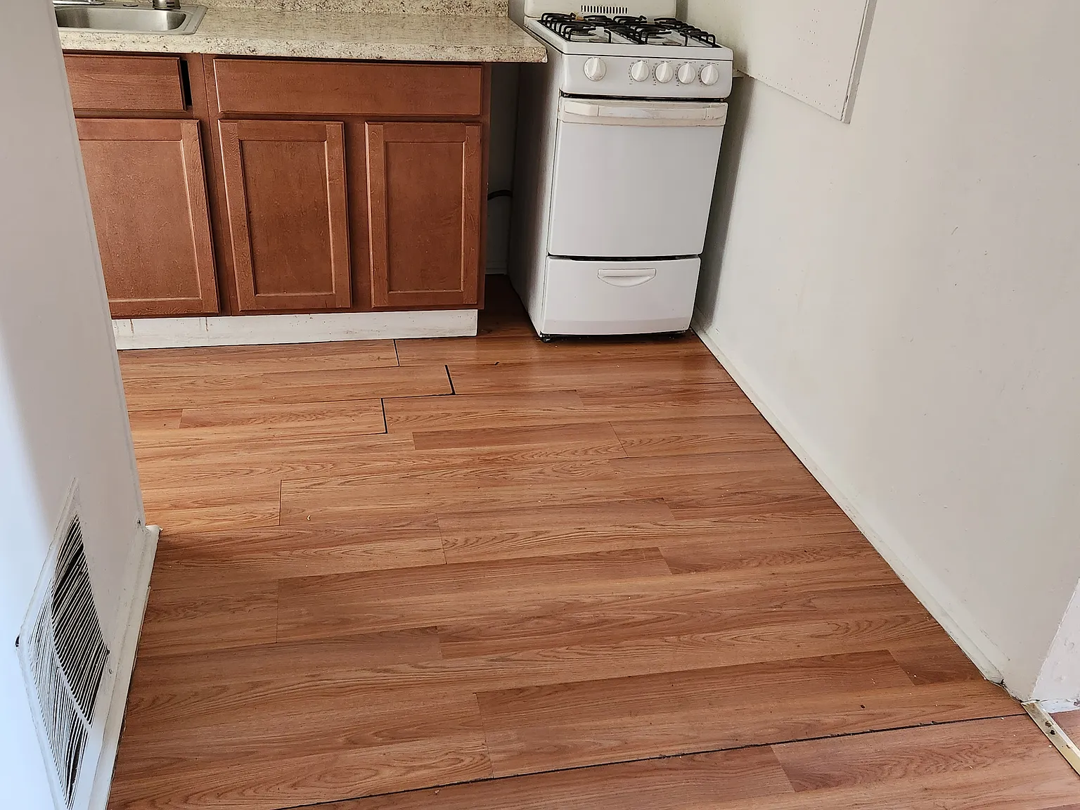 2 bed, 1500 sqft, $1,250 — Photo 4