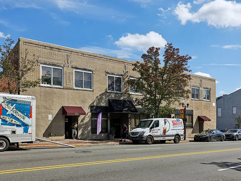 331 Bloomfield Ave — Photo 4