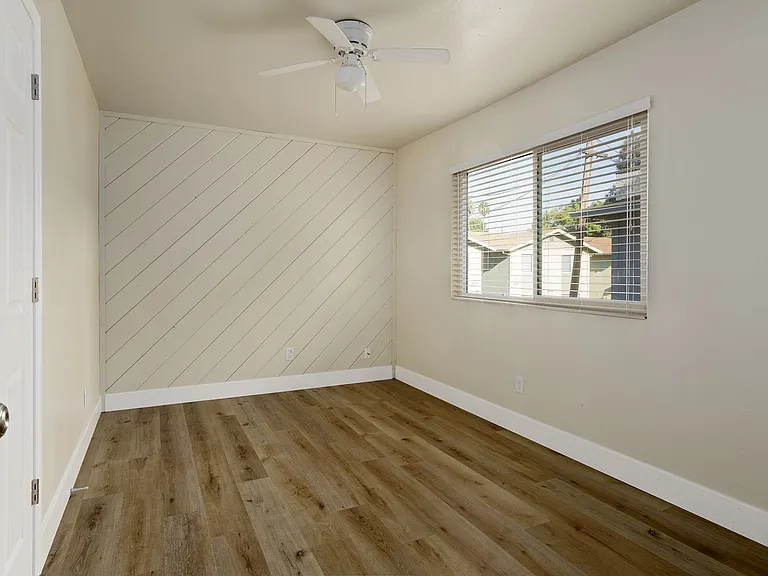 1119 W Sacramento Ave — Photo 9