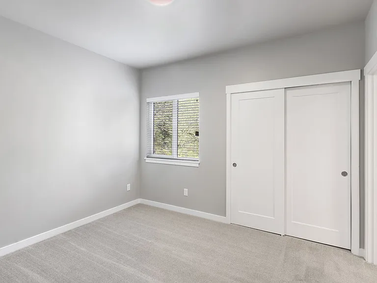 Kingsway Apartments — Photo 86