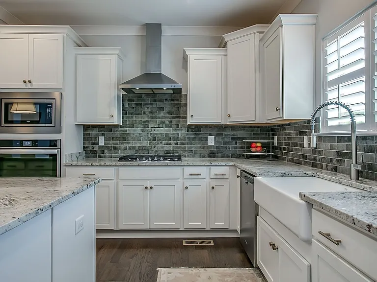 831 Newcomb St — Photo 8