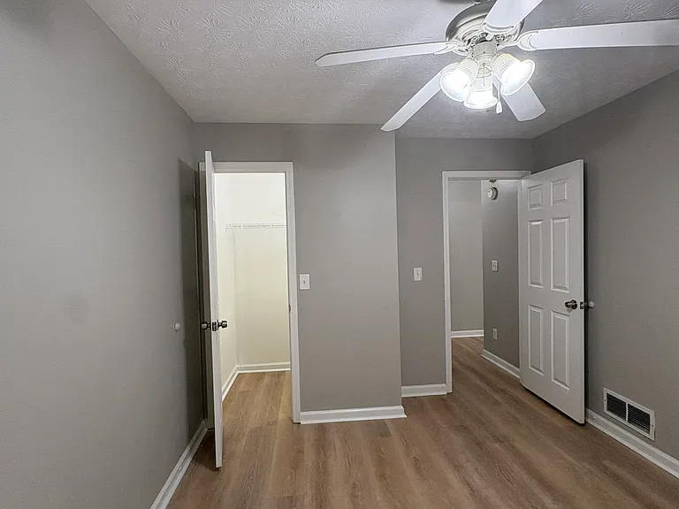 2700 Fort Daniels Dr — Photo 33