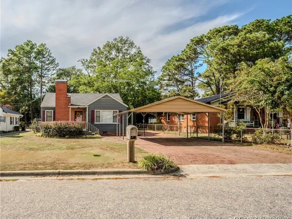 111 E McNeill Dr, Red Springs, NC 28377