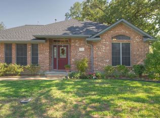 2912 Helms Gate Cir, Bryan, TX 77807