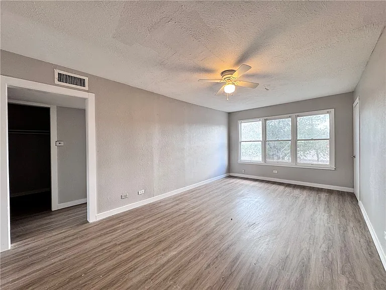 3120 Santa Fe St #16 — Photo 3
