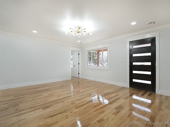 4th image of 210 S 73rd East Ave