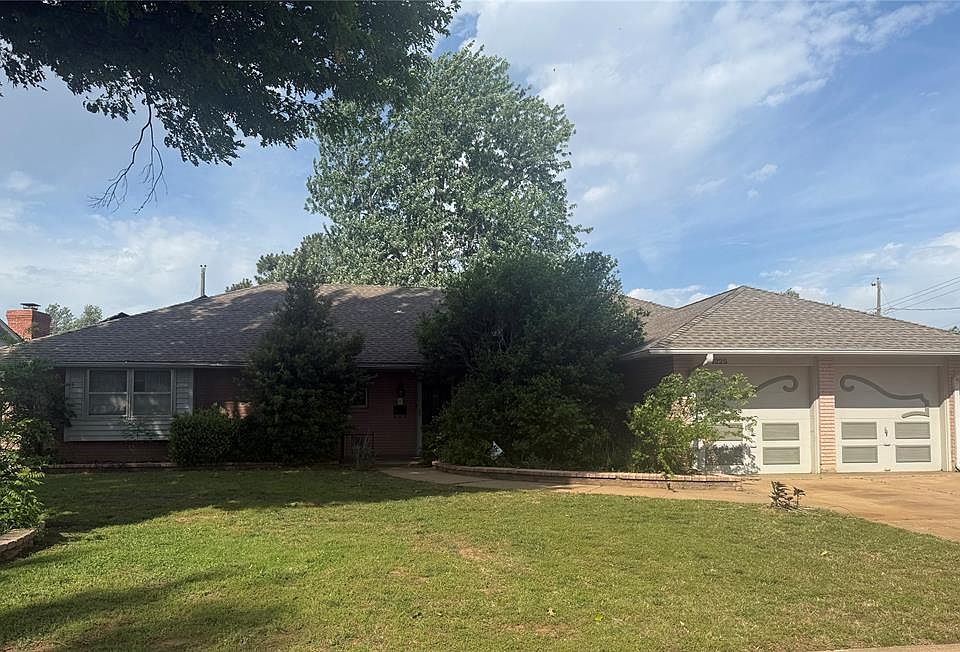 1st image of 3225 N Glenhaven Dr