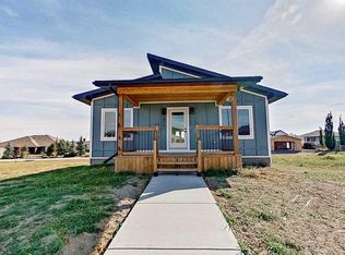 2014 W 31st Ave, Nanton, AB T0L1R0