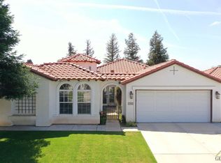 319 Villa Elegante Dr, Bakersfield, CA 93314