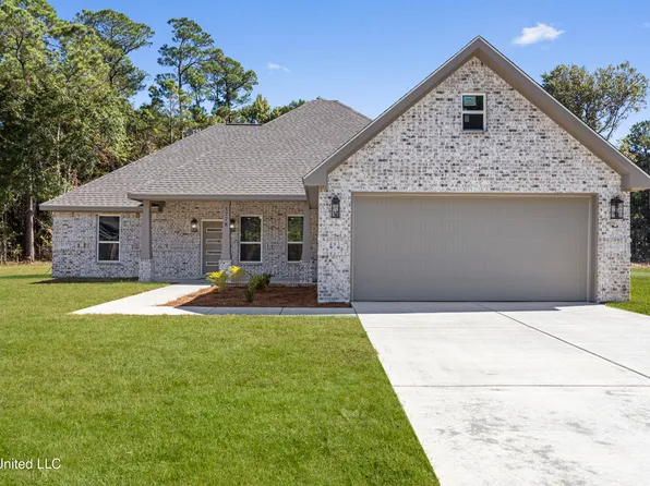 1778 Granhurst St, Gautier, MS 39553