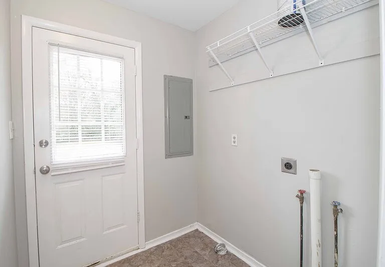 402 Britton Springs Rd — Photo 9