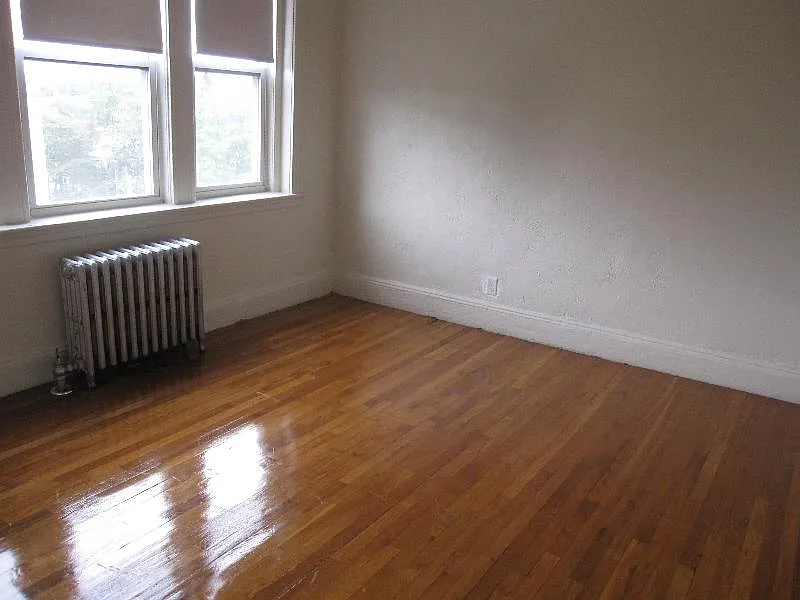 3 bed, $2,850 — Photo 2