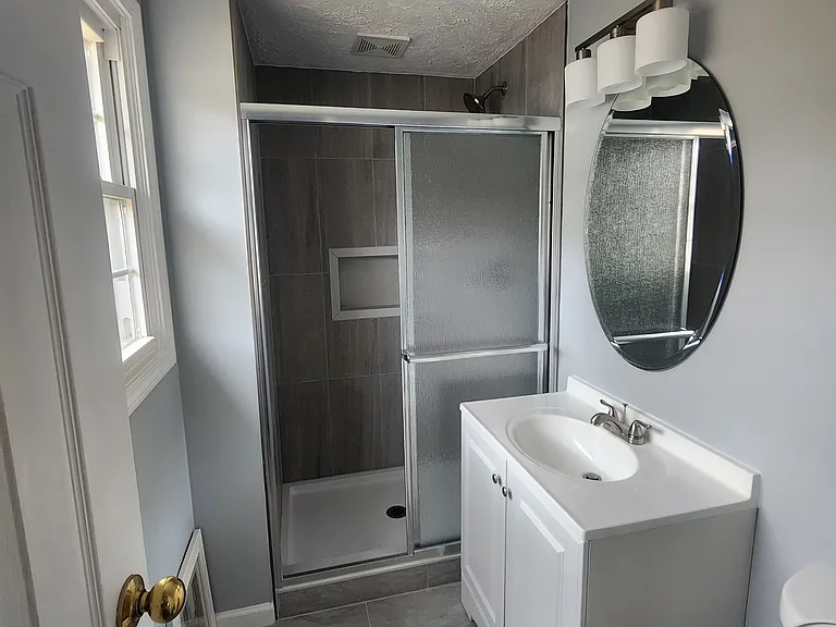 Master bedroom bathroom