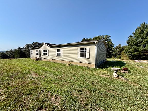 2nd image of 1925 Murphy Rd