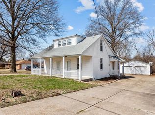4605 Parker Rd, Florissant, MO 63033