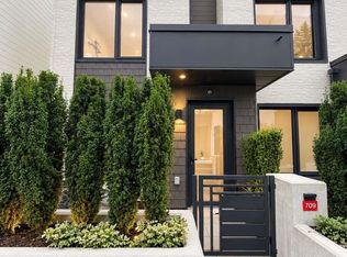 606 Foster Ave #709, Coquitlam, BC V3J0L5