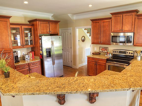 3rd image of 5303 Stonewood Dr