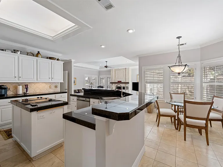 110 Squires Dr — Photo 5