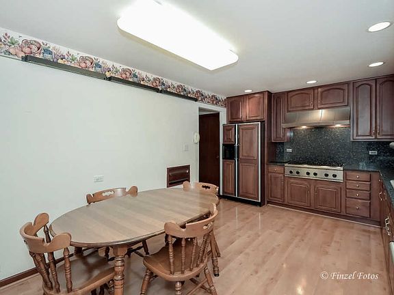 4th image of 1014 W Alleghany Dr