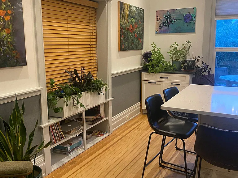 245 S Logan St — Photo 10