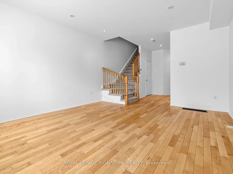 29 Coburg Cres — Photo 7