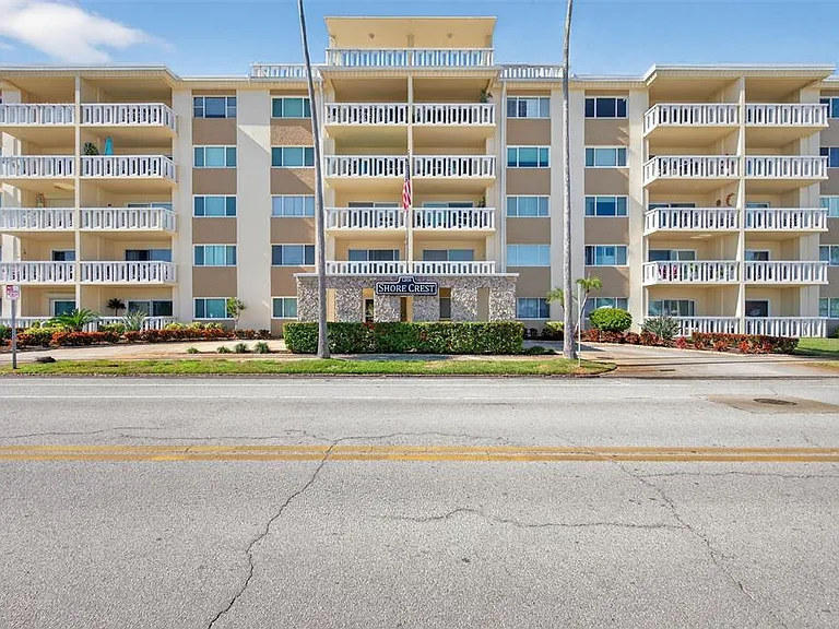 1200 N Shore Dr NE #201 — Photo 42