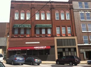 214 N 4th St, Burlington, IA 52601