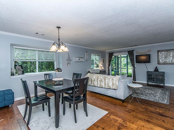 4th image of 1140 Hidden Cove Dr APT A