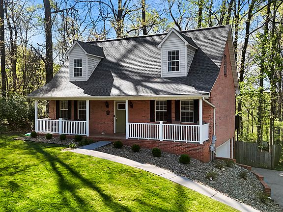 4th image of 1065 Briar Ct