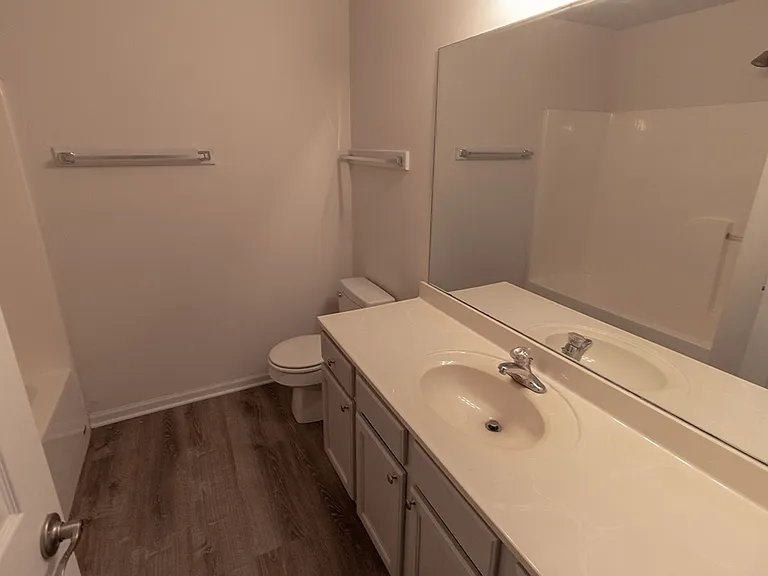 3310 E Saint Charles Rd — Photo 19