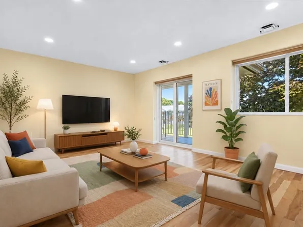 25 Bayberry Dr APT 3, Sharon, MA 02067