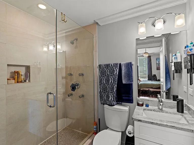 951 W Huron St #204 — Photo 13