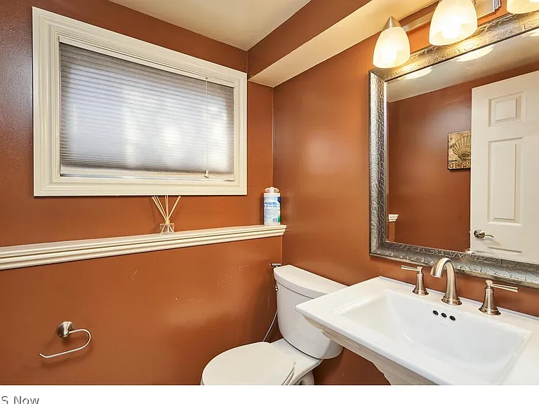 27798 Edgepark Dr — Photo 9