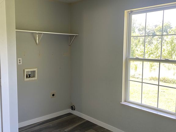 5th image of 407 Kensington Dr