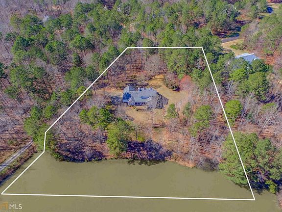 3rd image of 95 Longwood Ln