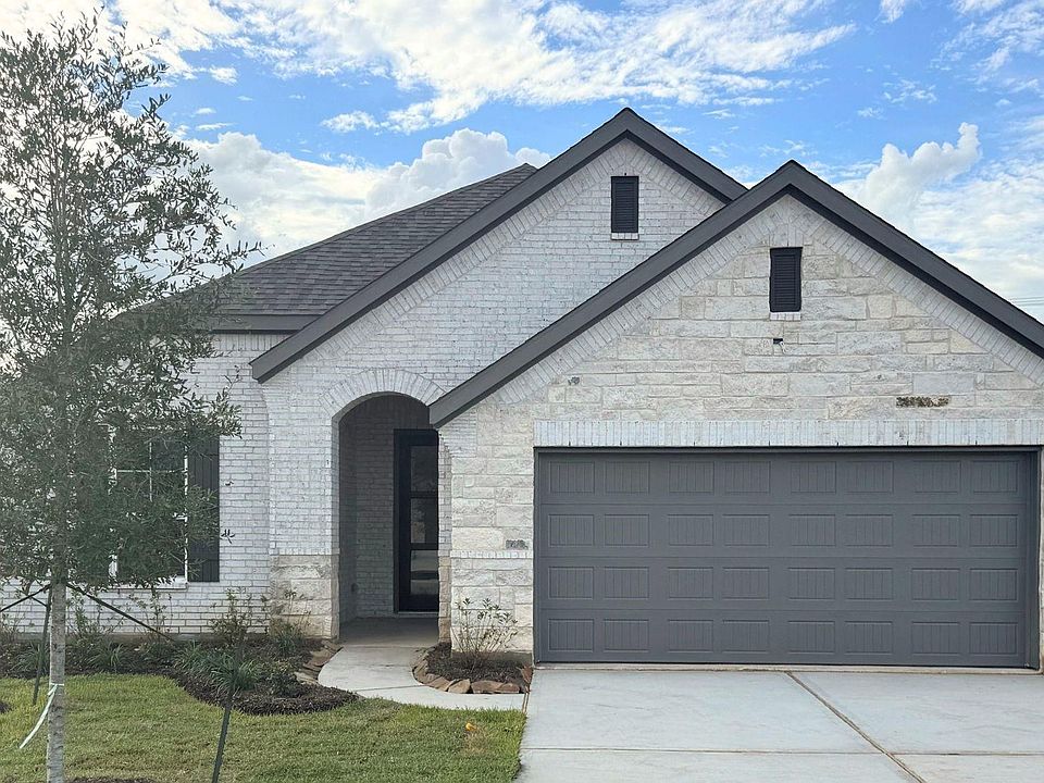 1st image of 2013 Shady Glen Ln