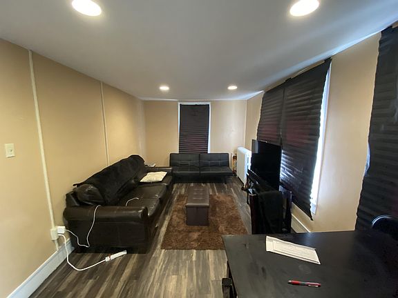 2nd image of 905 W Gompers Ave APT F