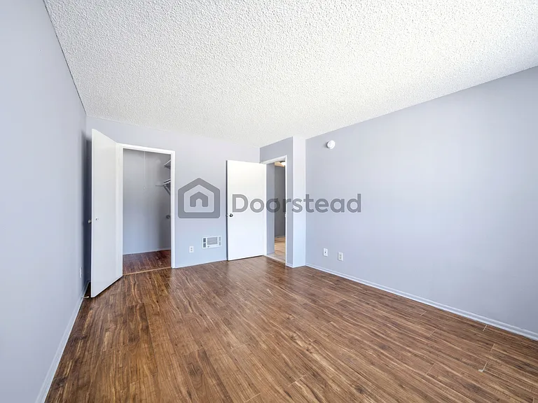 1826 S Bundy Dr #4 — Photo 21