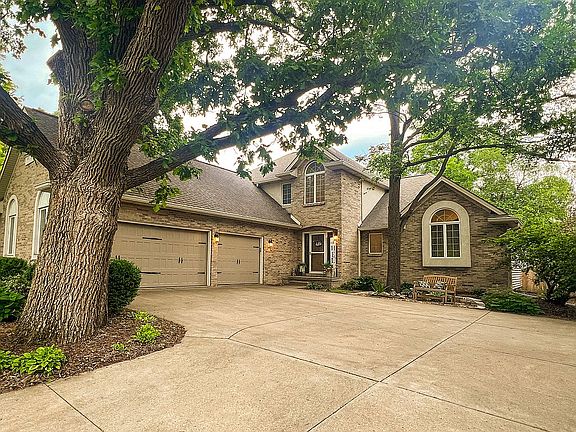 2nd image of 404 Watford Dr