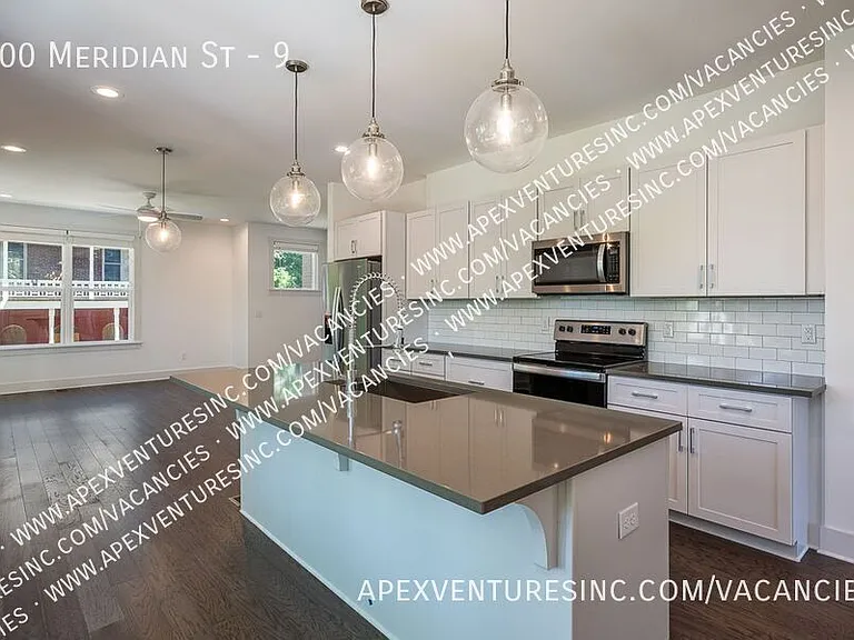 900 Meridian St #9 — Photo 4