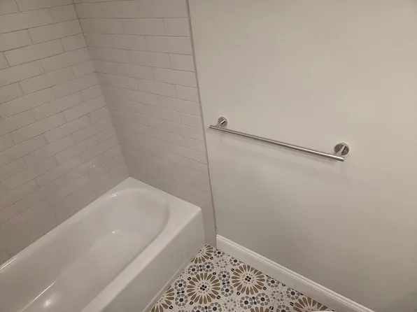 233 S 11th St Floor 2, Newark, NJ 07107