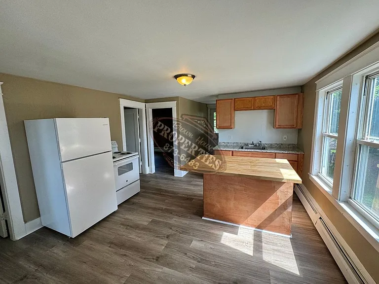 65 Kennedy Memorial Dr — Photo 7
