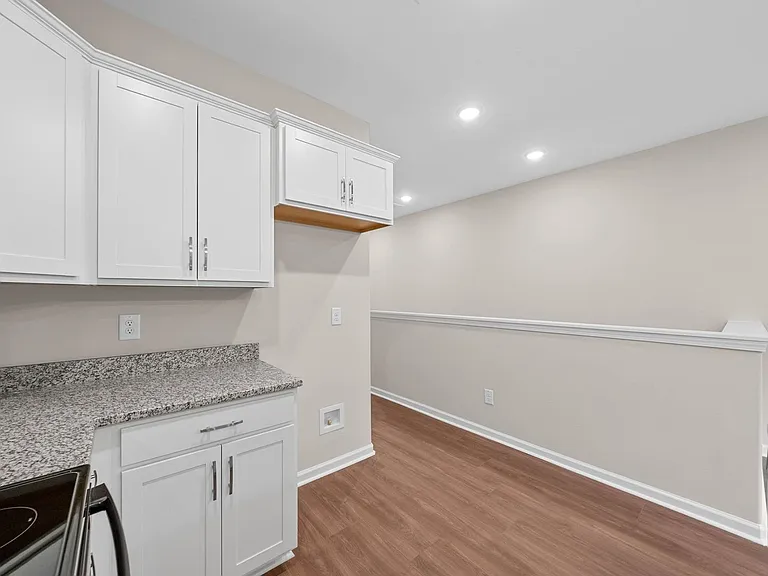 329 Cedar Ct — Photo 34