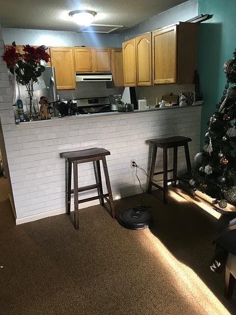 2nd image of 1029-1031 Summit Ave