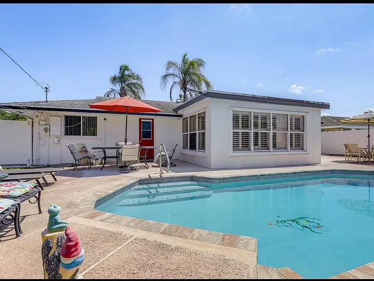 4295 Crestdale St — Photo 3